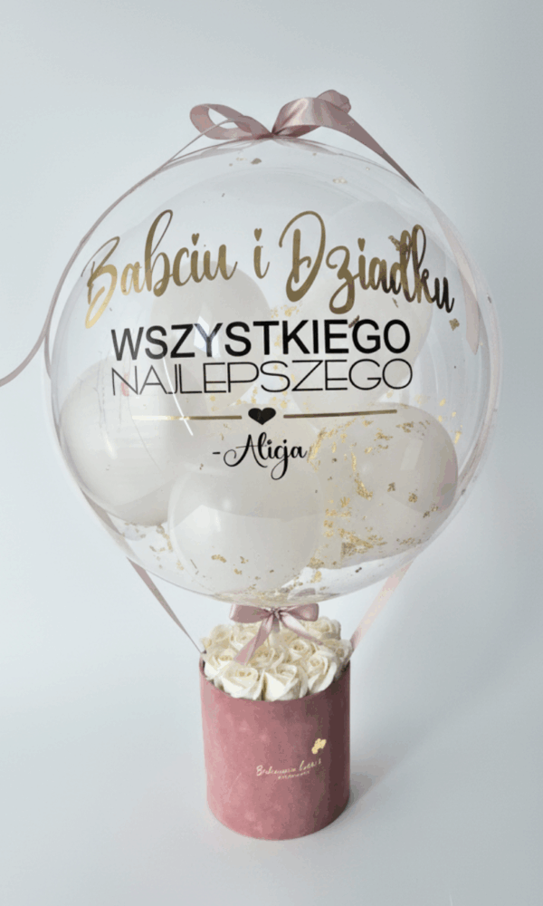 1 BallonBox z mydlanymi różami - prezent z okazji Dnia Babci i Dziadka