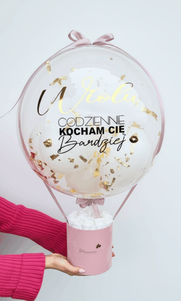 1.BallonBox z okazji walentynek , z mydlanymi różami | Prezent dla niej