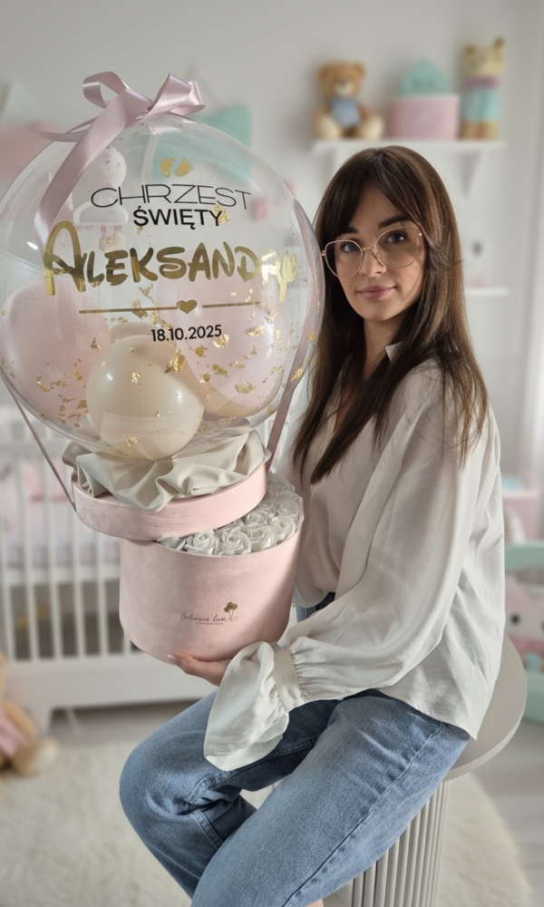 Balon Box z mydlanymi różami i personalizowanym balonem | Oryginalny Prezent na Chrzest Święty